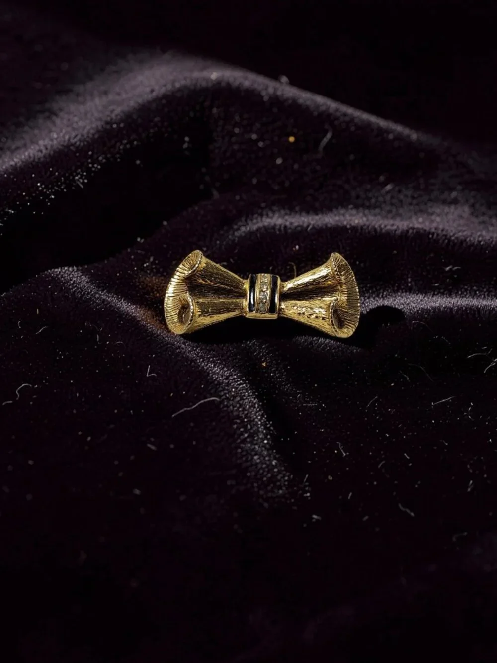 vintage gold tone & chrystals ribbon bow brooch.